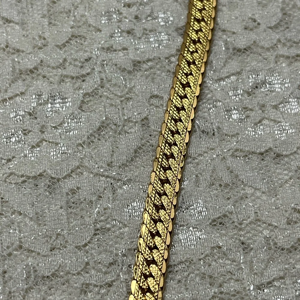 Napier/vintage, herringbone gold tone necklace 24” - Picture 2 of 4